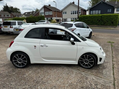 Abarth 595 1.4 T-Jet 165 Turismo 70th Anniversary Edition 10