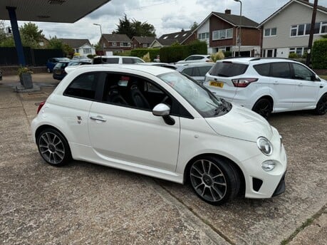 Abarth 595 1.4 T-Jet 165 Turismo 70th Anniversary Edition 11