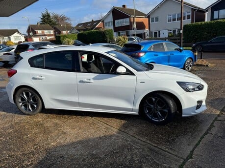 Ford Focus 1.5T EcoBoost ST-Line Euro 6 (s/s) 5dr 10