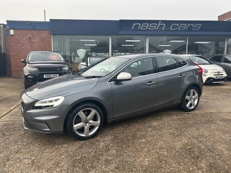 Volvo V40 2.0 T2 R-Design Nav Plus Euro 6 (s/s) 5dr 2