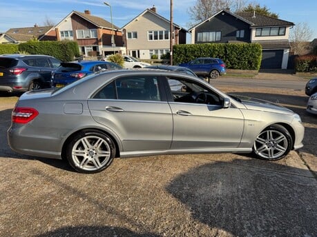 Mercedes-Benz E Class 3.0 E350 CDI V6 BlueEfficiency Sport G-Tronic Euro 5 4dr 11