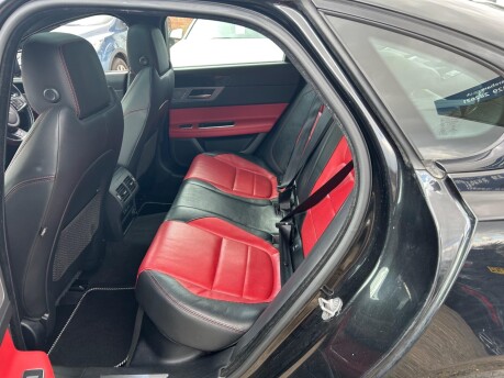 Jaguar XF 2.0d R-Sport Auto Euro 6 (s/s) 4dr 15