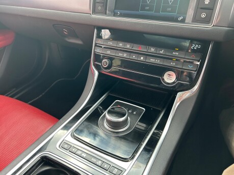 Jaguar XF 2.0d R-Sport Auto Euro 6 (s/s) 4dr 21