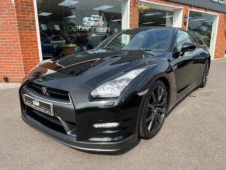 Nissan GT-R 3.8 V6 Premium Edition Coupe 2dr Petrol Auto 4WD Euro 5 (550 ps)