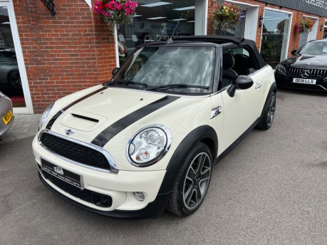 Mini Convertible 2.0 Cooper SD Chilli Pack Convertible Diesel Manual Euro 5 (s/s) (143 ps) 38