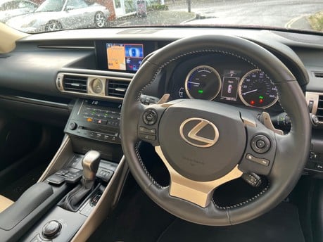 Lexus Is 300H LUXURY 2.5 Luxury Saloon 4dr Petrol Hybrid E-CVT Euro 5 (s/s) (223 ps 12