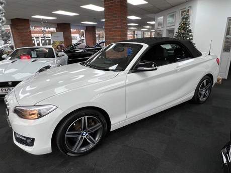 BMW 2 Series 2.0 220i Sport Convertible 2dr Petrol Auto Euro 6 (s/s) (184 ps) 23