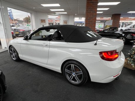 BMW 2 Series 2.0 220i Sport Convertible 2dr Petrol Auto Euro 6 (s/s) (184 ps) 24