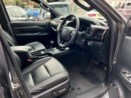 Toyota Hilux 2.8 D-4D Invincible X Double Cab Pickup 4dr Diesel Auto 4WD Euro 6 (s/s) ( 18