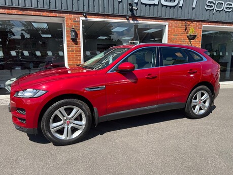 Jaguar F-Pace 3.0 D300 V6 Portfolio SUV 5dr Diesel Auto AWD Euro 6 (s/s) (300 ps) 4