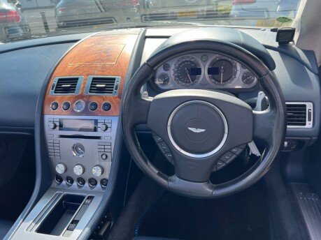 Aston Martin DB9 V12 VOLANTE 28