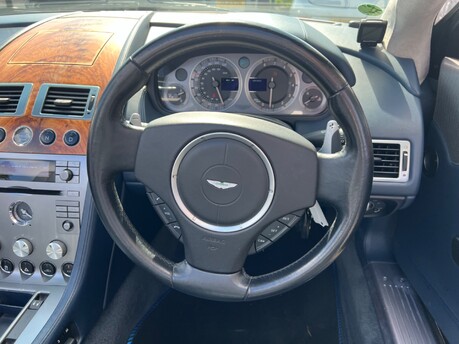 Aston Martin DB9 V12 VOLANTE 29