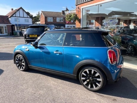 Mini Hatch 1.5 Cooper Exclusive Hatchback 3dr Petrol Steptronic Euro 6 (s/s) (136 ps) 8