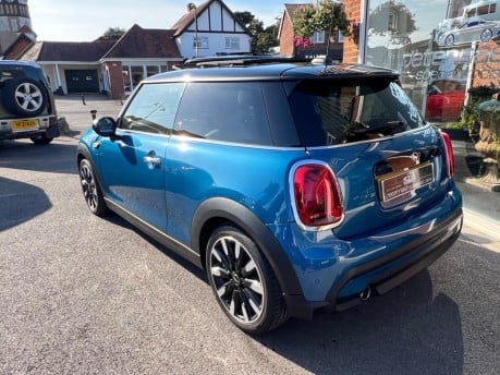 Mini Hatch 1.5 Cooper Exclusive Hatchback 3dr Petrol Steptronic Euro 6 (s/s) (136 ps) 9