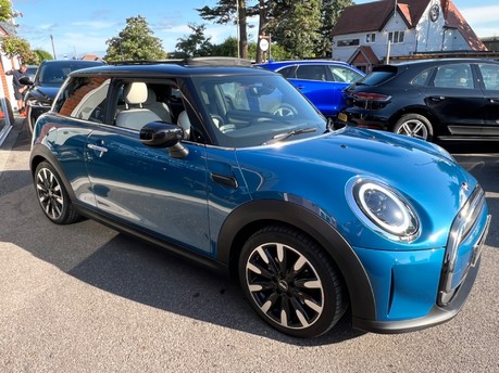 Mini Hatch 1.5 Cooper Exclusive Hatchback 3dr Petrol Steptronic Euro 6 (s/s) (136 ps) 12