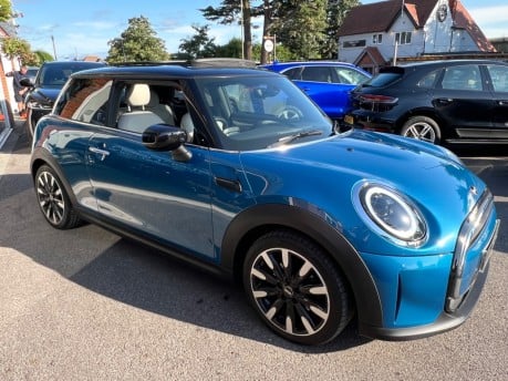 Mini Hatch 1.5 Cooper Exclusive Hatchback 3dr Petrol Steptronic Euro 6 (s/s) (136 ps) 12