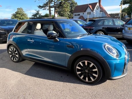 Mini Hatch 1.5 Cooper Exclusive Hatchback 3dr Petrol Steptronic Euro 6 (s/s) (136 ps) 13