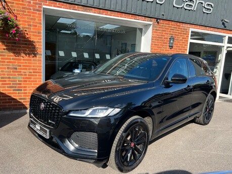 Jaguar F-Pace 2.0 D200 MHEV R-Dynamic SE SUV 5dr Diesel Auto AWD Euro 6 (s/s) (204 ps) 4