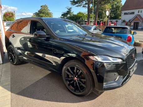 Jaguar F-Pace 2.0 D200 MHEV R-Dynamic SE SUV 5dr Diesel Auto AWD Euro 6 (s/s) (204 ps) 10