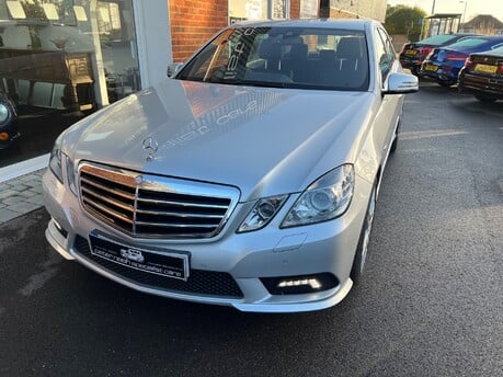 Mercedes-Benz E Class 3.0 E350 CDI V6 BlueEfficiency Sport Saloon 4dr Diesel G-Tronic Euro 5 (231 3