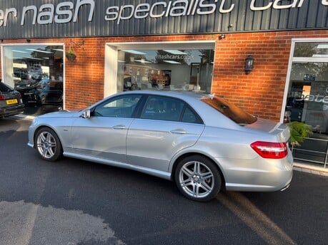 Mercedes-Benz E Class 3.0 E350 CDI V6 BlueEfficiency Sport Saloon 4dr Diesel G-Tronic Euro 5 (231 10