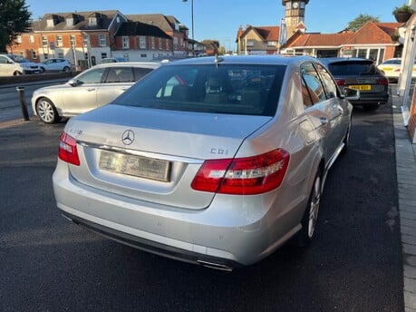 Mercedes-Benz E Class 3.0 E350 CDI V6 BlueEfficiency Sport Saloon 4dr Diesel G-Tronic Euro 5 (231 14