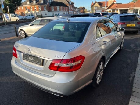 Mercedes-Benz E Class 3.0 E350 CDI V6 BlueEfficiency Sport Saloon 4dr Diesel G-Tronic Euro 5 (231 15