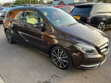 Mercedes-Benz B Class B220 CDI SPORT 9