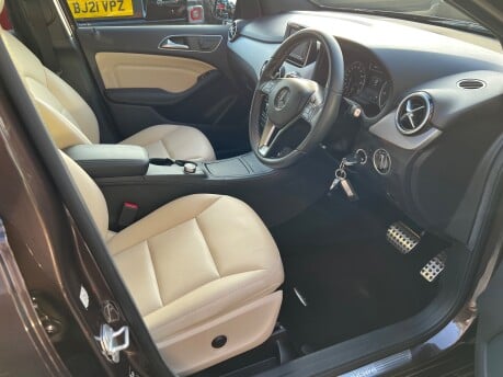 Mercedes-Benz B Class B220 CDI SPORT 18