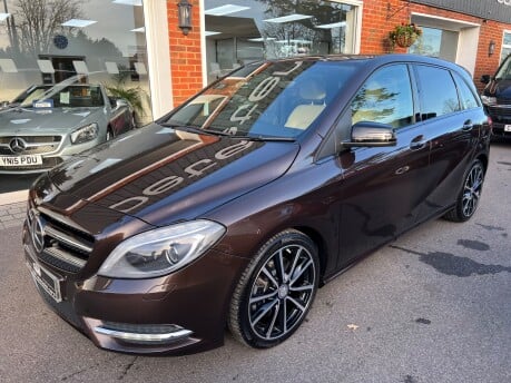 Mercedes-Benz B Class B220 CDI SPORT 2