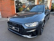 Audi A4 AVANT TFSI S LINE BLACK EDITION MHEV 5