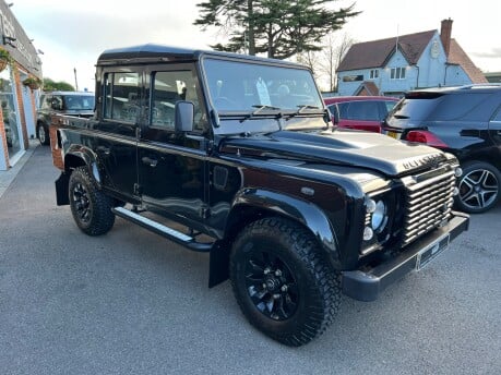 Land Rover Defender 110 TD XS DCB 8