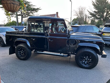 Land Rover Defender 110 TD XS DCB 9