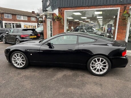 Aston Martin Vanquish V12 S 6