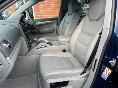 Porsche Cayenne D TIPTRONIC S 32