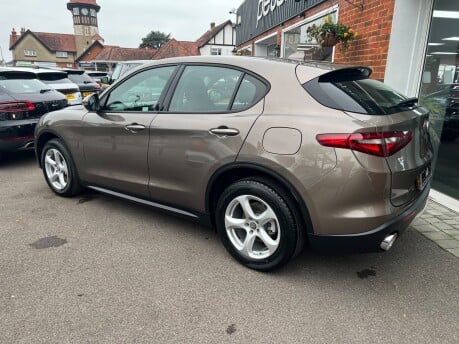 Alfa Romeo Stelvio 2.2 TD Super SUV 5dr Diesel Auto Q4 AWD Euro 6 (s/s) (190 ps) 11