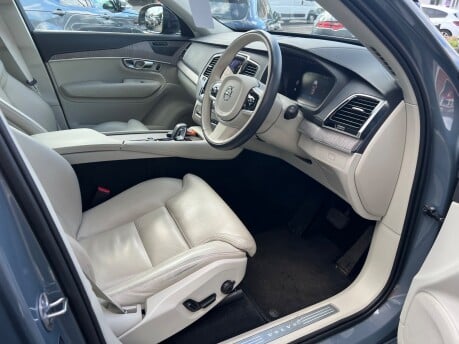Volvo XC90 2.0 B5 MHEV Plus SUV 5dr Petrol Hybrid Auto 4WD Euro 6 (s/s) (250 ps) 20
