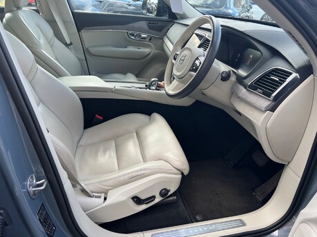 Volvo XC90 2.0 B5 MHEV Plus SUV 5dr Petrol Hybrid Auto 4WD Euro 6 (s/s) (250 ps) 21