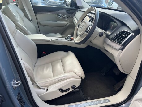 Volvo XC90 2.0 B5 MHEV Plus SUV 5dr Petrol Hybrid Auto 4WD Euro 6 (s/s) (250 ps) 21