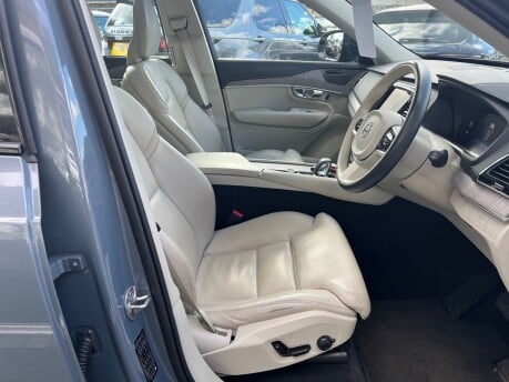 Volvo XC90 2.0 B5 MHEV Plus SUV 5dr Petrol Hybrid Auto 4WD Euro 6 (s/s) (250 ps) 22