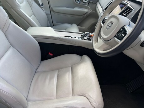 Volvo XC90 2.0 B5 MHEV Plus SUV 5dr Petrol Hybrid Auto 4WD Euro 6 (s/s) (250 ps) 24