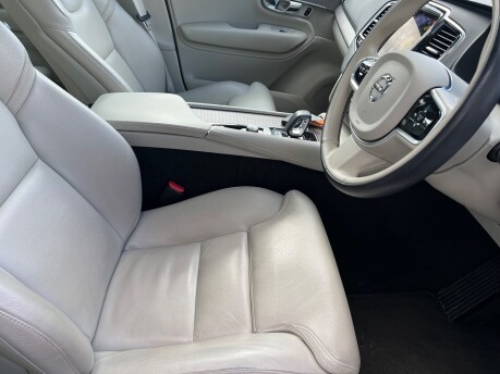 Volvo XC90 2.0 B5 MHEV Plus SUV 5dr Petrol Hybrid Auto 4WD Euro 6 (s/s) (250 ps) 24