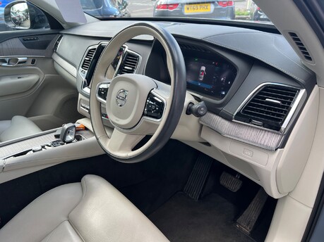 Volvo XC90 2.0 B5 MHEV Plus SUV 5dr Petrol Hybrid Auto 4WD Euro 6 (s/s) (250 ps) 27