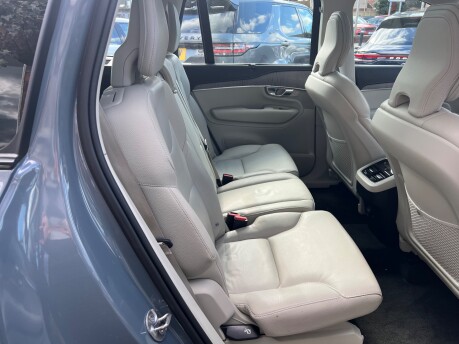 Volvo XC90 2.0 B5 MHEV Plus SUV 5dr Petrol Hybrid Auto 4WD Euro 6 (s/s) (250 ps) 37