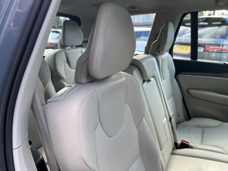 Volvo XC90 2.0 B5 MHEV Plus SUV 5dr Petrol Hybrid Auto 4WD Euro 6 (s/s) (250 ps) 38