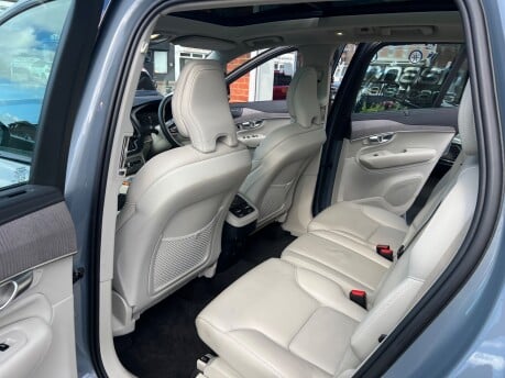 Volvo XC90 2.0 B5 MHEV Plus SUV 5dr Petrol Hybrid Auto 4WD Euro 6 (s/s) (250 ps) 46