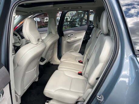Volvo XC90 2.0 B5 MHEV Plus SUV 5dr Petrol Hybrid Auto 4WD Euro 6 (s/s) (250 ps) 47