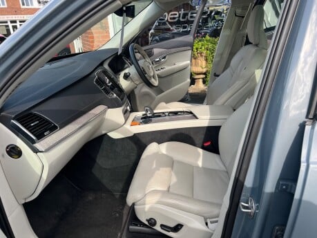 Volvo XC90 2.0 B5 MHEV Plus SUV 5dr Petrol Hybrid Auto 4WD Euro 6 (s/s) (250 ps) 50