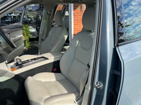 Volvo XC90 2.0 B5 MHEV Plus SUV 5dr Petrol Hybrid Auto 4WD Euro 6 (s/s) (250 ps) 51