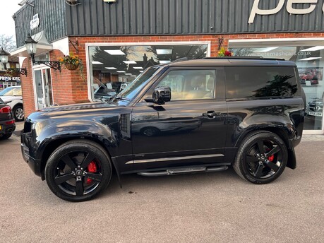 Land Rover Defender 3.0 D300 MHEV X SUV 3dr Diesel Auto 4WD Euro 6 (s/s) (300 ps) 4